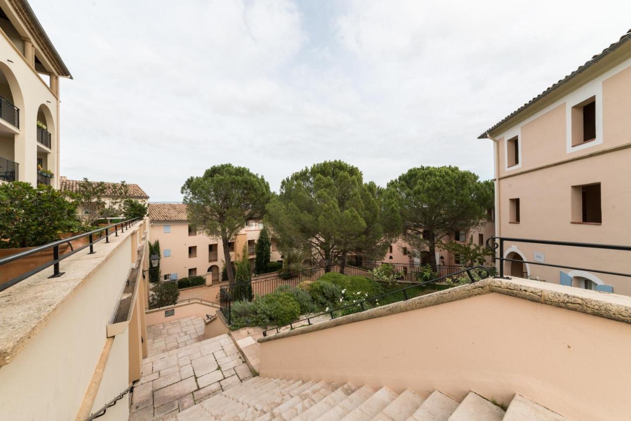 Village Pierre & Vacances Pont Royal En Provence Mallemort Exterior foto