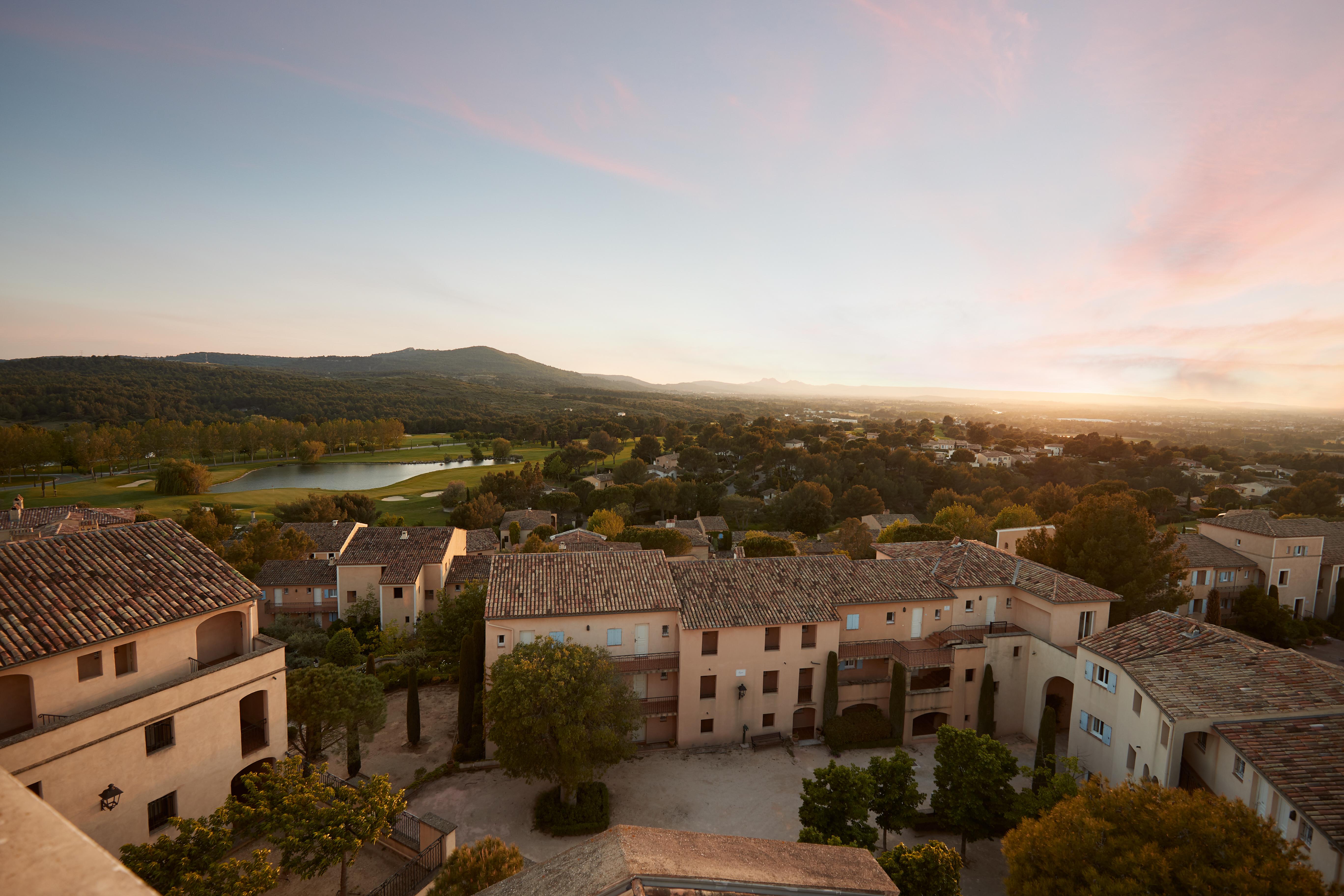 Village Pierre & Vacances Pont Royal En Provence Mallemort Exterior foto