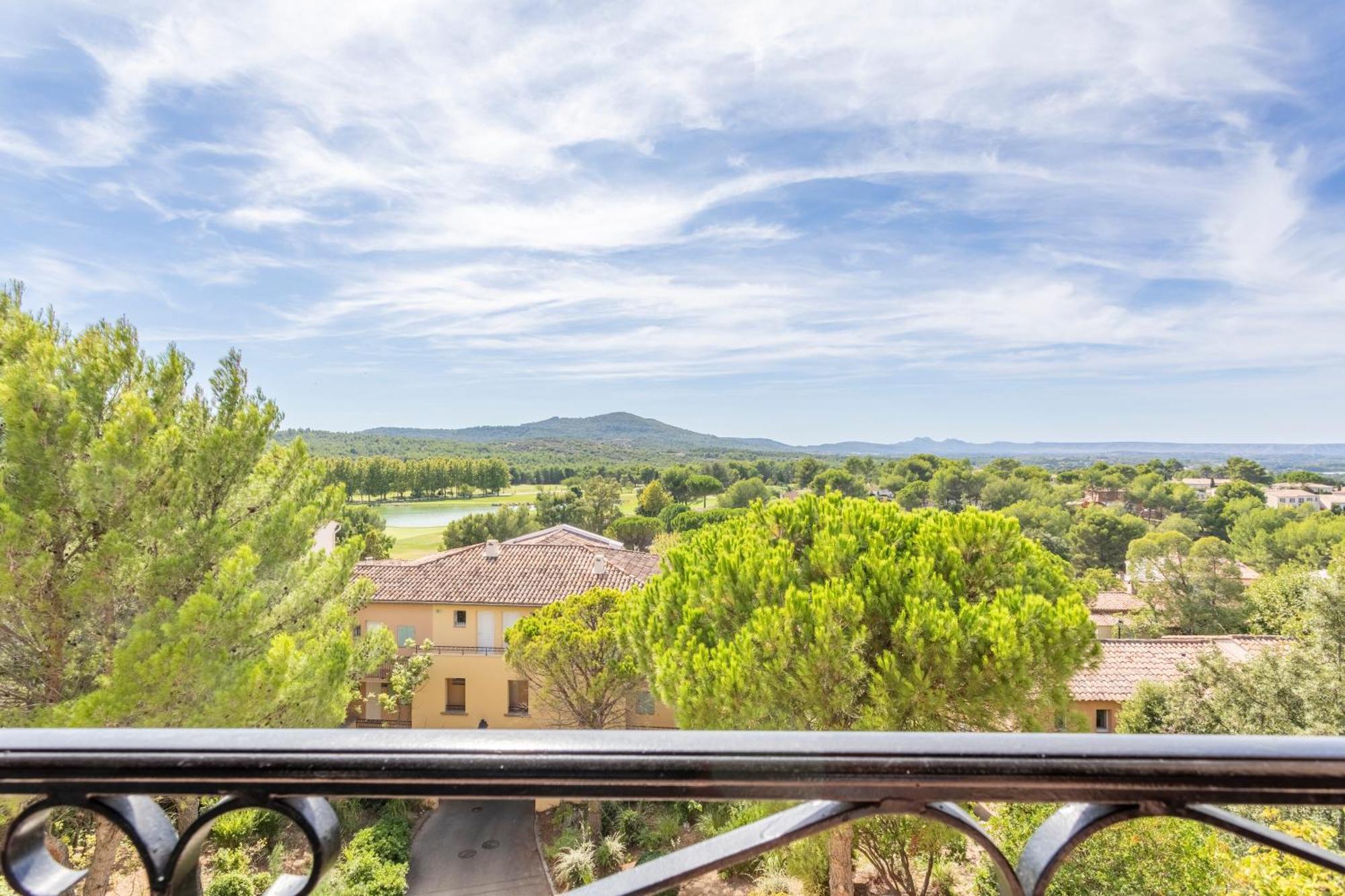 Village Pierre & Vacances Pont Royal En Provence Mallemort Exterior foto