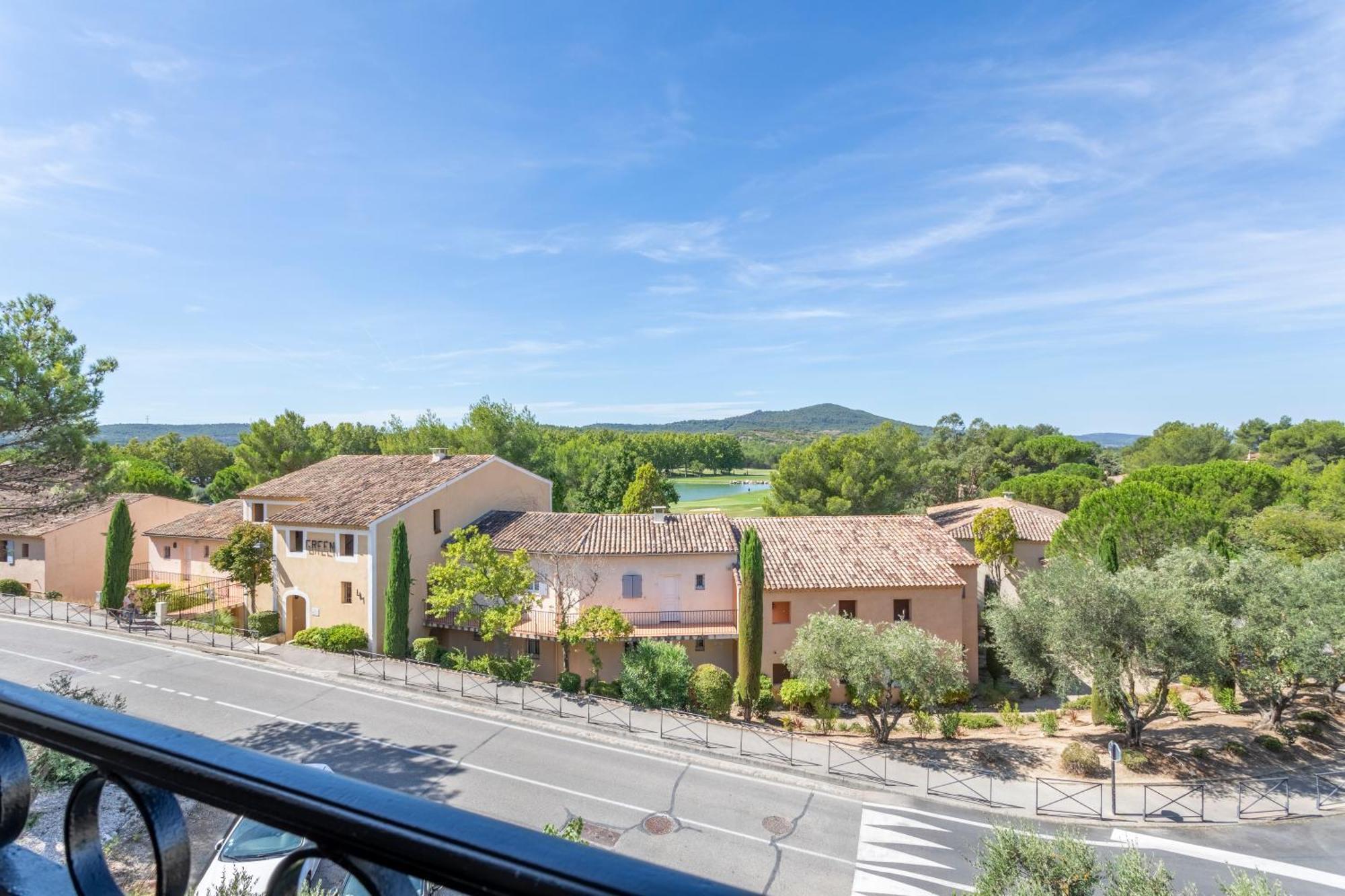 Village Pierre & Vacances Pont Royal En Provence Mallemort Exterior foto